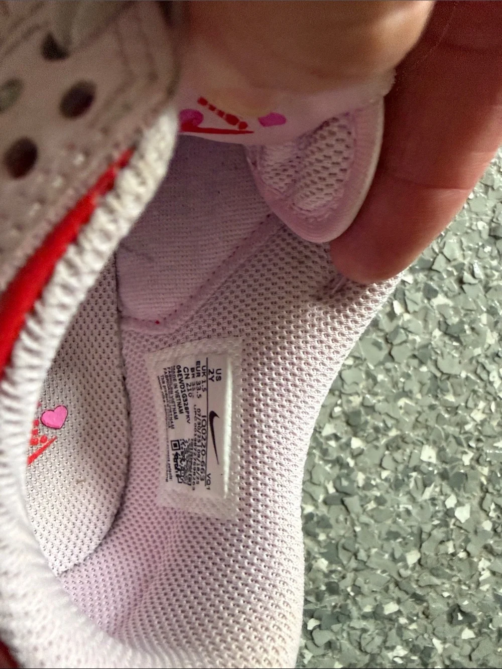 Girls 2Y Nike Low-Top Sneakers in Pink, Red & White